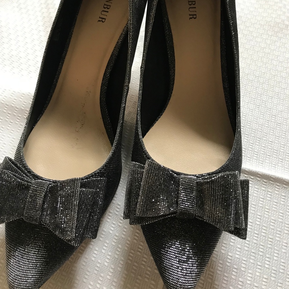 Designer Shoes - Picture 3 of 4